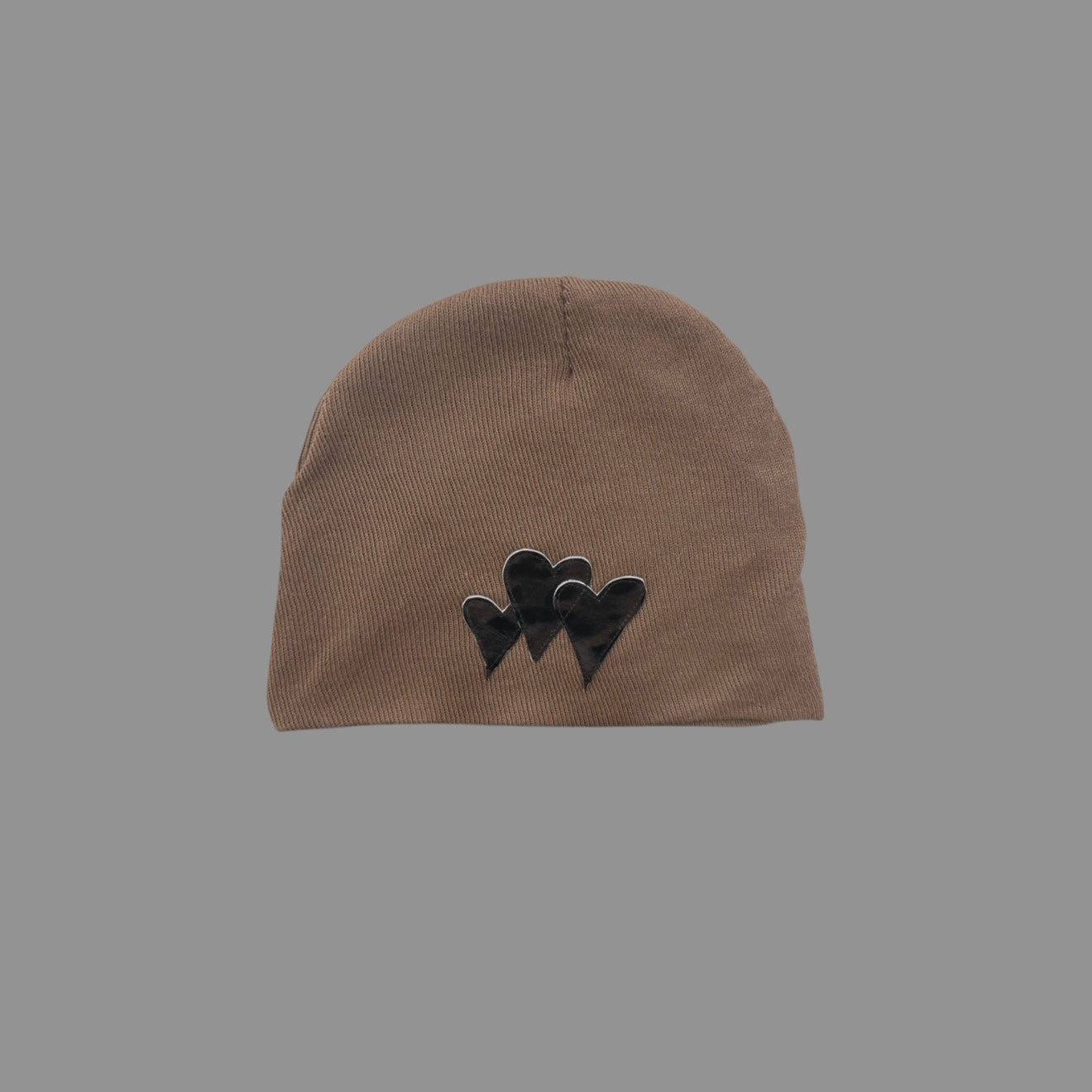 LEOPARD SHINY LEATHER HEART BEANIE